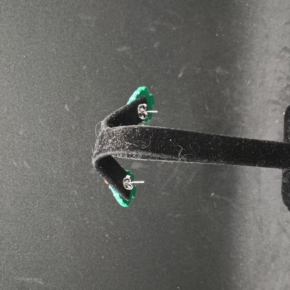 Handmade Christmas tree earrings - Picture 3 of 3